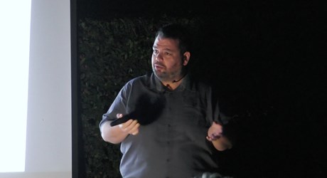 Πως να δεις τα αόρατα; Ψάχνοντας για μαύρες τρύπες με οπτική πόλωση και μηχανική μάθηση Πως να δεις τα αόρατα; Ψάχνοντας για μαύρες τρύπες με οπτική πόλωση και μηχανική μάθηση