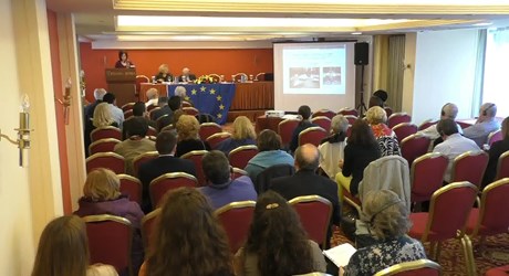 Διδάσκοντας τη Δημοκρατία και τις Ανθρωπιστικές Αξίες μέσα από τα Μουσεία και τα Μνημεία Διδάσκοντας τη Δημοκρατία και τις Ανθρωπιστικές Αξίες μέσα από τα Μουσεία και τα Μνημεία
