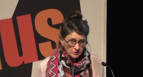 Ιστορίες σε τράνζιτ: Είναι η λογοτεχνία αρκετά ισχυρή ώστε να βοηθήσει; Ιστορίες σε τράνζιτ: Είναι η λογοτεχνία αρκετά ισχυρή ώστε να βοηθήσει;